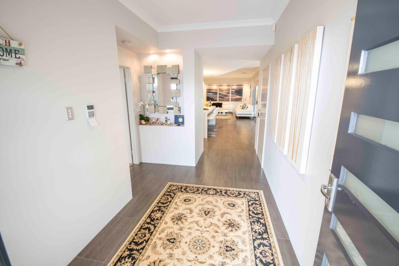 Magnificent Beach Retreat Jindalee Exterior foto